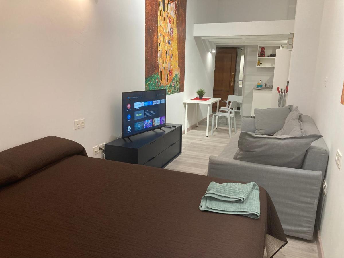Golondrinas De Malaga "Apartamentos Con Mucho Arte" Y Terraza Solarium En Coliving Kültér fotó