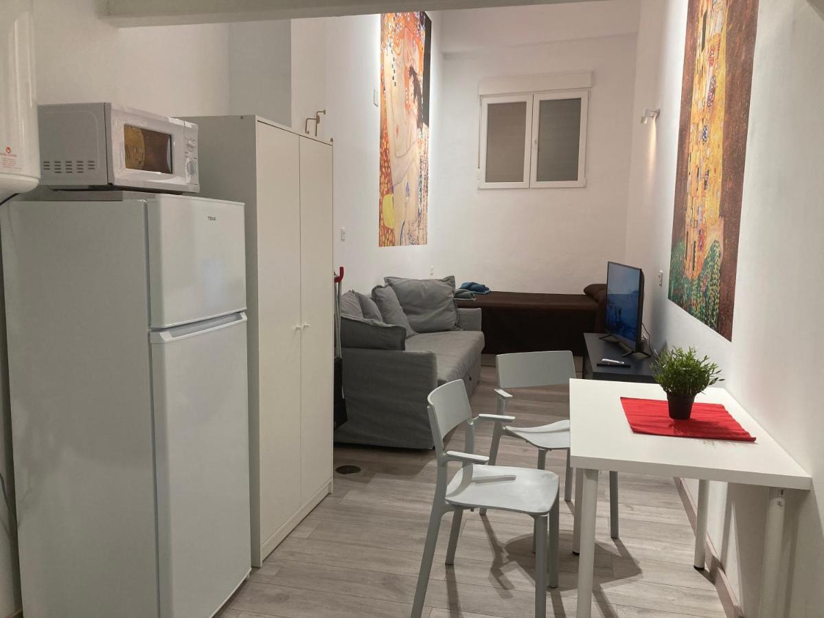 Golondrinas De Malaga "Apartamentos Con Mucho Arte" Y Terraza Solarium En Coliving Kültér fotó